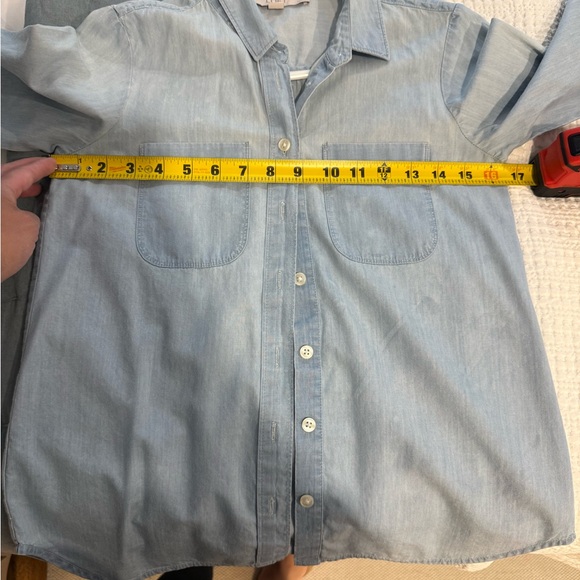 Loft Chambray button up, like new condition! - Picture 4 of 4